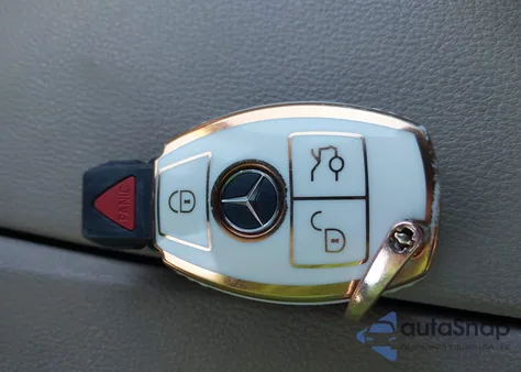 2011 Mercedes-Benz Glk 350 4Matic из США, поврежденный, VIN WDCGG8HB0BF610988